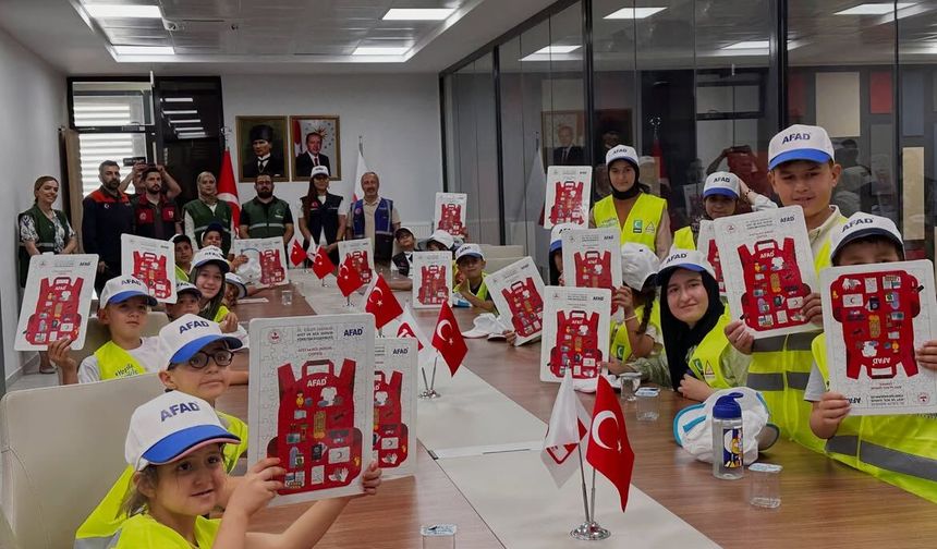 Yeşilay Kampı Öğrencileri Acil Hizmetleri Tanıdı
