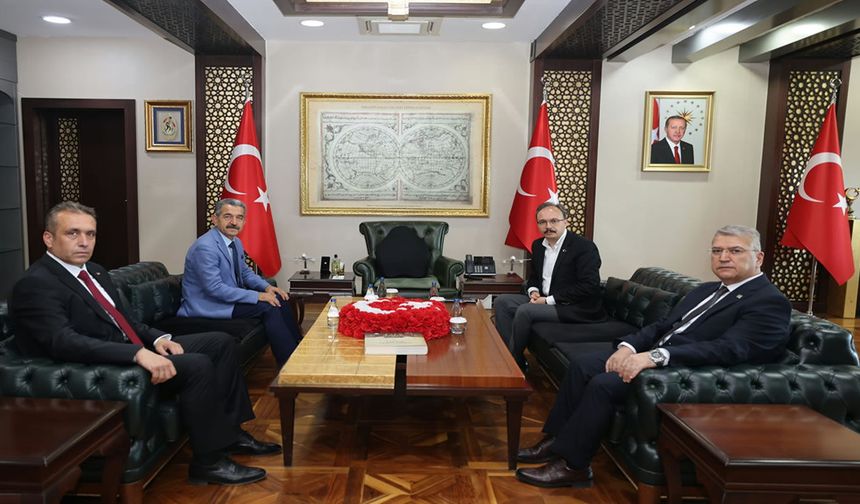 Şırnak Valisi Ekici’den Siirt Valisi Kızılkaya’ya taziye ziyareti