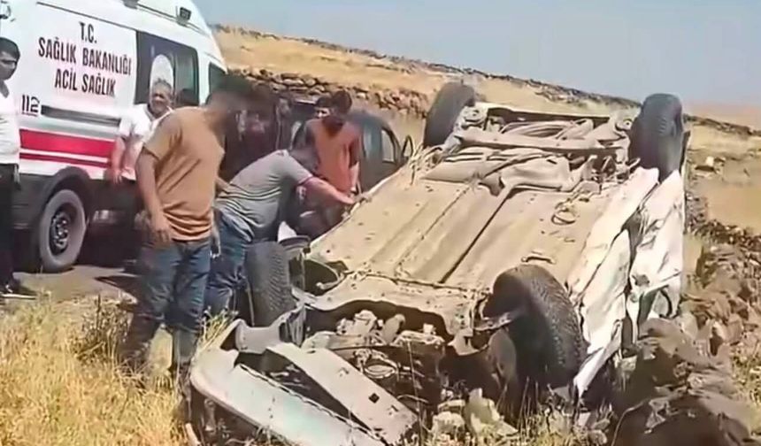 İdil'de Kontrolden Çıkan Araçta 2 Kişi Yaralandı