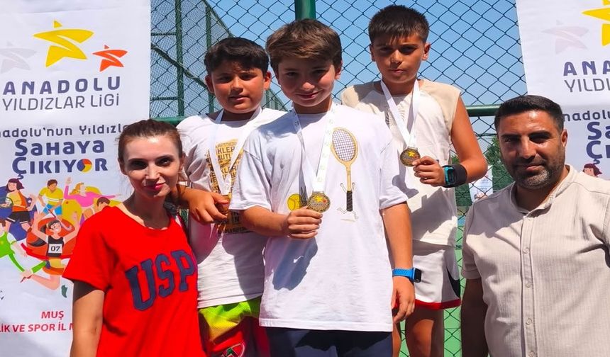 Elazığ tenis takımı finale yükseldi