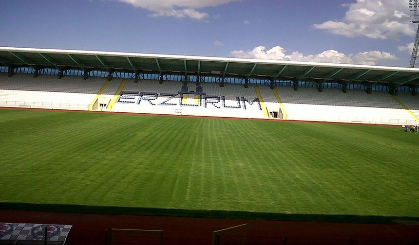 Kazım Karabekir Stadyumu'nda 4 tribün tam kapasiteyle açıldı