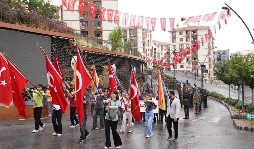 Şırnak’ta 30 Ağustos Coşkusu Yağmura Rağmen Sürdü