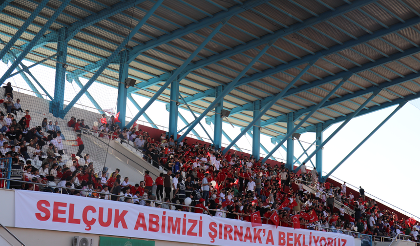 Şırnak'ta Tribünlerden Selçuk Bayraktar’a Anlamlı Çağrı