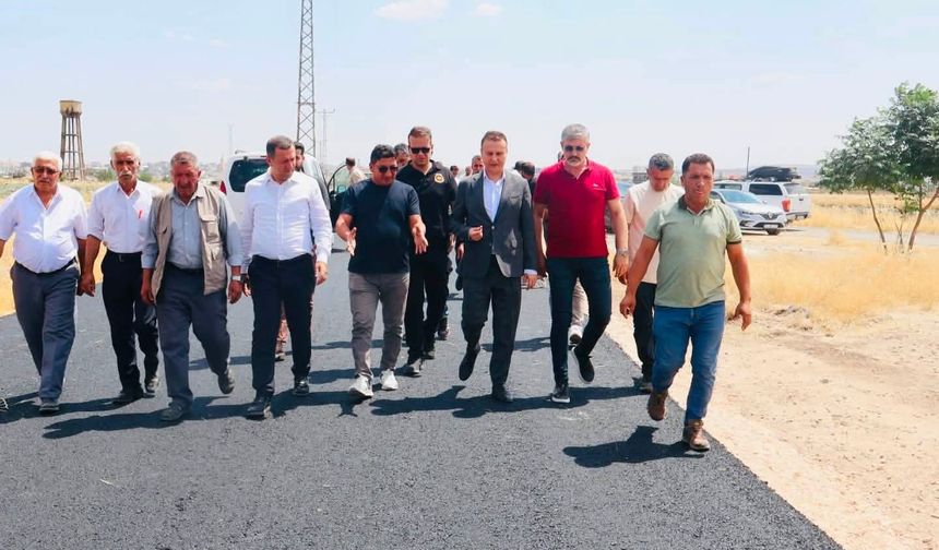 İdil’de köy yollarında çalışmalar hız kesmeden sürüyor