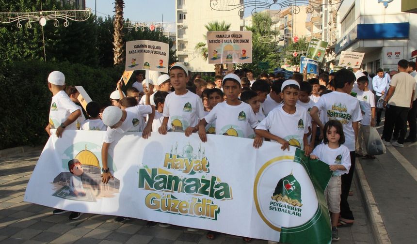 Cizre’de Çocuklardan “Hayat Namazla Güzeldir” Yürüyüşü