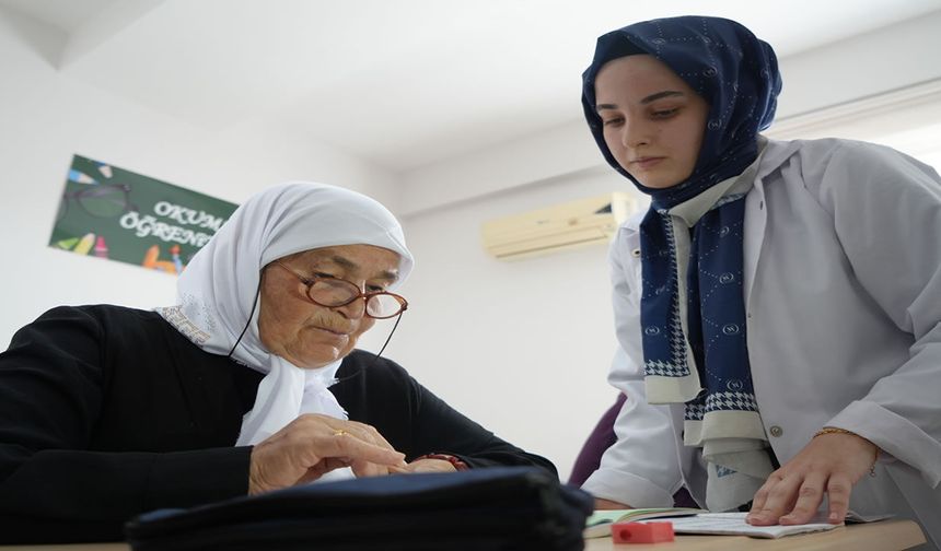 72 yaşında çocukluk hayalini gerçeğe dönüştürdü