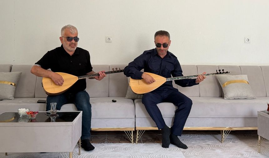 Şırnaklı Görme Engelli İsmail’in Bağlamayla Değişen Hayatı