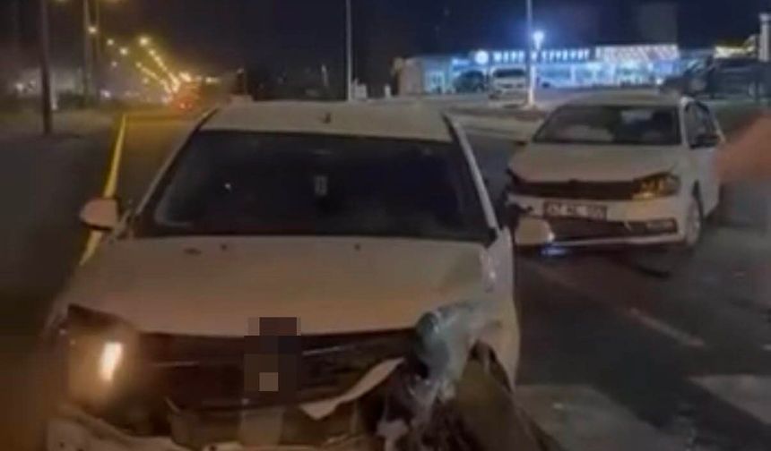 Nusaybin'de iki otomobil çarpıştı: 3 yaralı