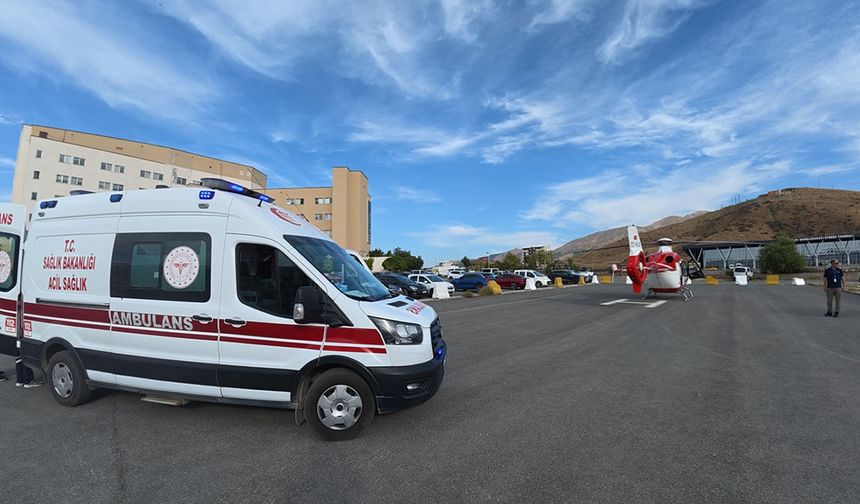 Bir günlük bebek, helikopter ambulansla sevk edildi