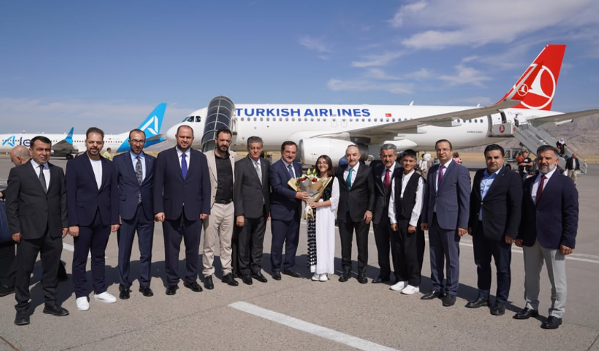 Cumhurbaşkanı Başdanışmanı ve Danışmanı Şırnak’ta Karşılandı