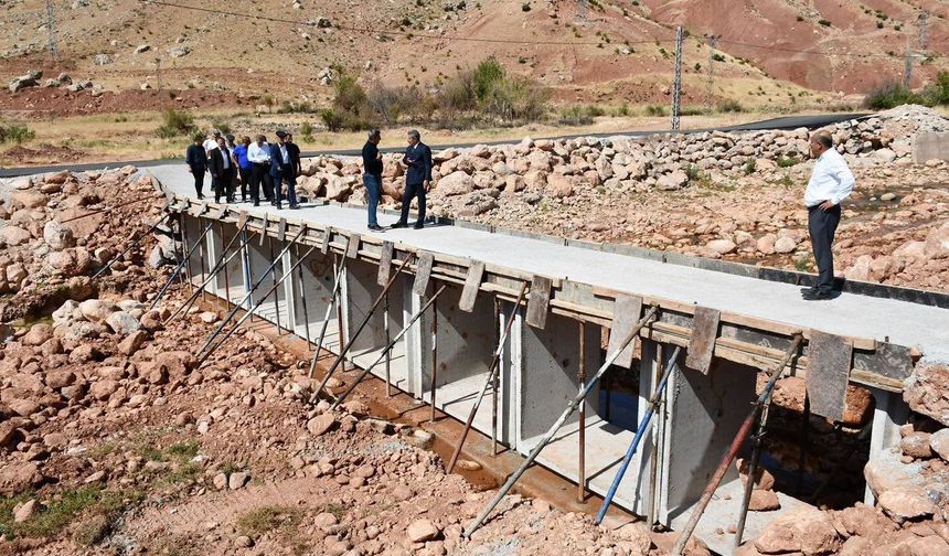 Kasrik’te taşkın riskine karşı çalışmalar sürüyor