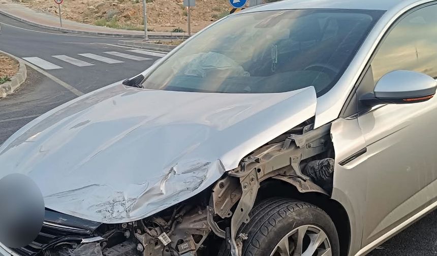 Mardin’de iki otomobil çarpıştı