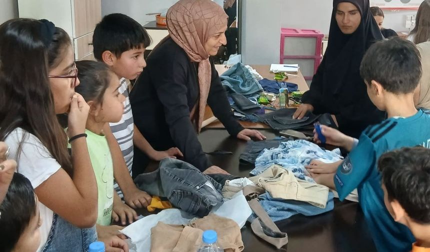 Minik eller iklim değişikliğine dikkat çekti