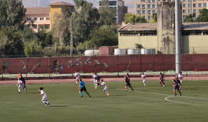 Silopi Spor FK-Gazikent Spor karşılaşması başladı