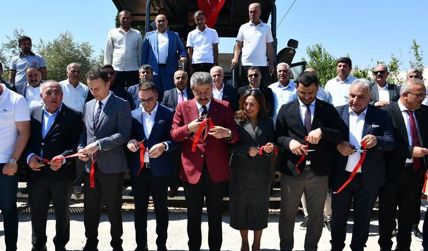 Silopi’de asfalt ve köy ziyaretleriyle hizmet mesaisi sürüyor