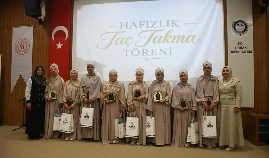 Şırnak’ta Hafız Öğrenciler Taçlarını Giydi