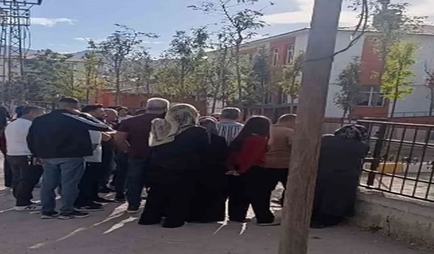 Okulda silahlı öğrenci alarmı
