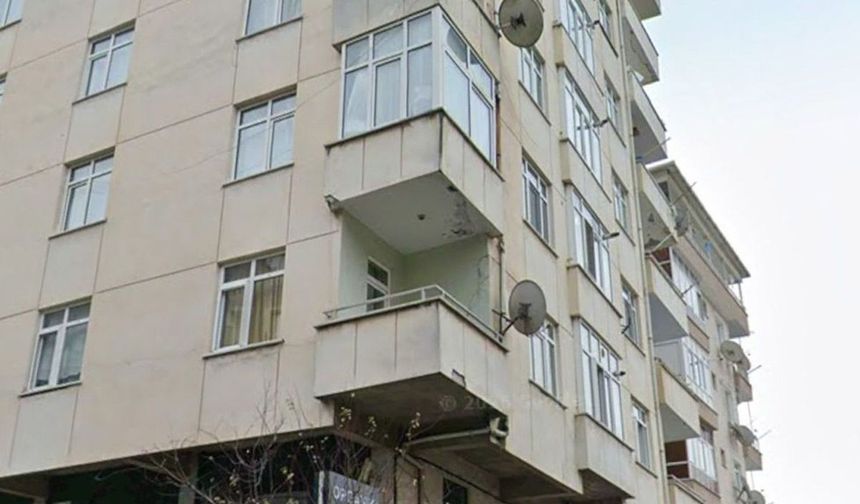 7 katlı binanın ilk 3 katı çöktü