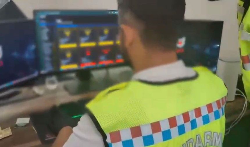 Kendilerini başsavcı olarak tanıtan 8 şahıs tutuklandı