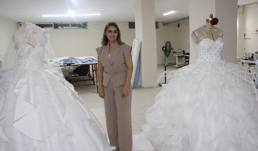 Çöpe gidecek kumaşlar Cizre’de gelinliğe dönüşüyor