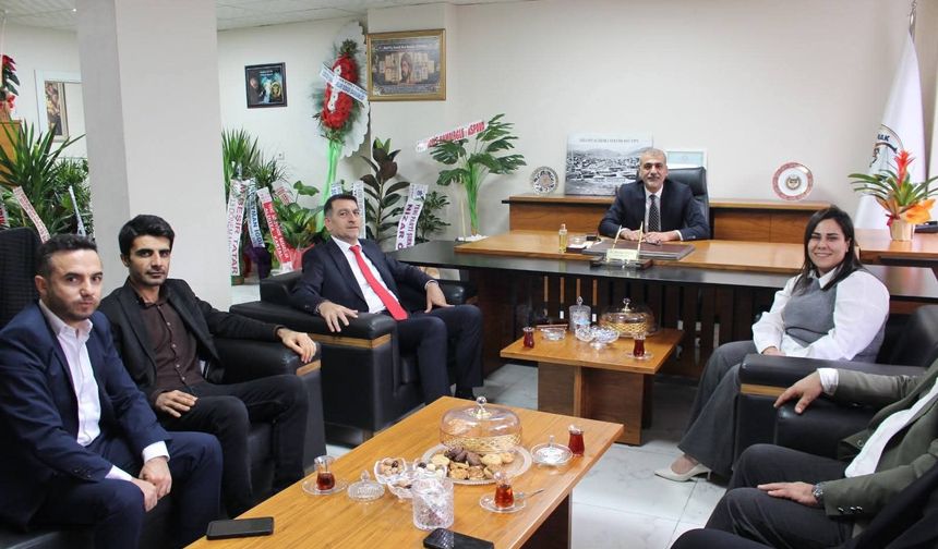 AK Parti başkanlarından Baro Başkanı Tatar’a Ziyaret