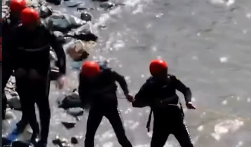Şırnak AFAD Ekibi Munzur Çayı’nda Zorlu Eğitimi Tamamladı