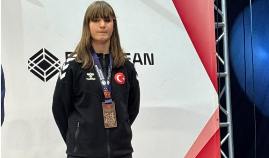 Sudenur Yalgettekin Avrupa’dan bronz madalyayla döndü