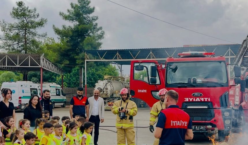 Silopi’de miniklerden İtfaiye Haftası mesajı