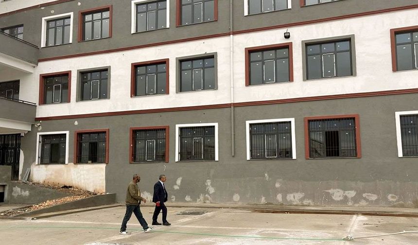 TOKİ alanındaki 32 derslikli okul inşaatında sona gelindi