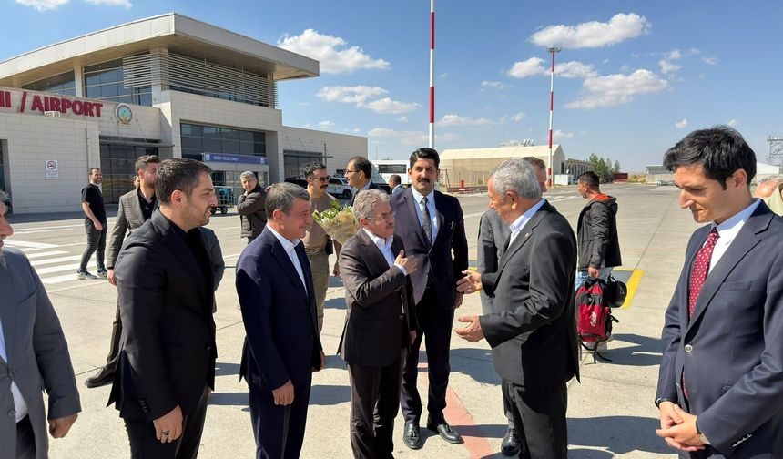 Bülent Arınç’ın Şırnak temasları başladı