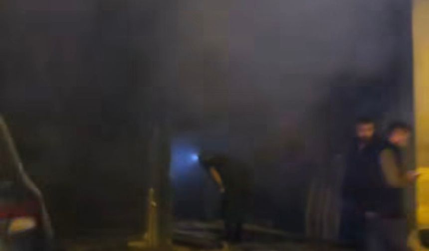 Cizre’de yangın facianın eşiğinden döndü; 4 araç yandı