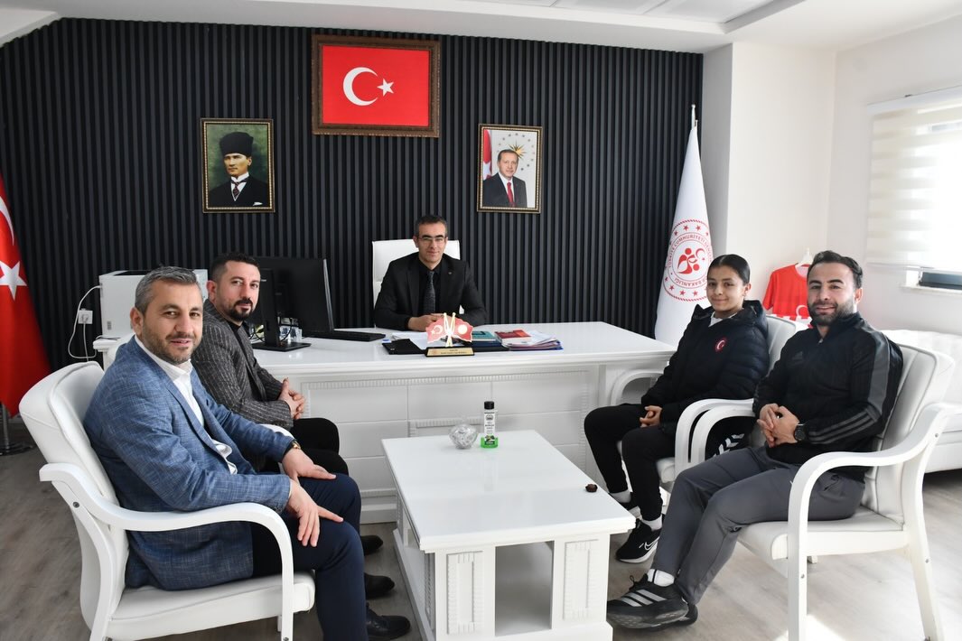 Almanya’nın Berlin Kentinde Düzenlenen U17 Avrupa Boks Şampiyonası’nda Avrupa Ikincisi Olarak Bü (1)