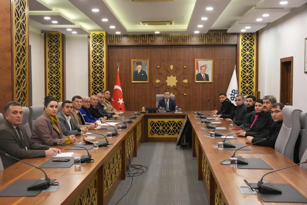 İlçemiz Genelinde Devam Eden Kar Yağışı Nedeniyle Alınan Tedbirler Gözden Geçirildikaymakamımız