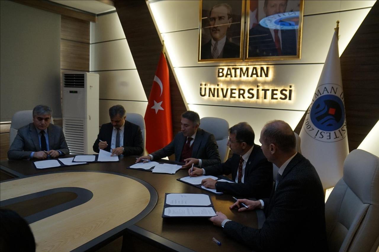 Sirnak Universitesinin Paydas Oldugu Enerji Akademisi Is Birligi Protokolu Imzalandi 41A47Fb3 430E 43D7 810D 2A27B5C90Ebf