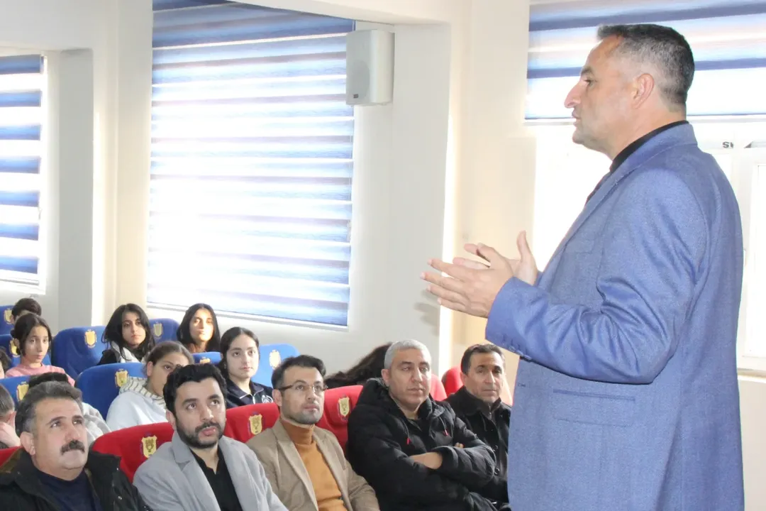 Şube Müdürümüz Ahmet Gümüş, Şafak Projesi Kapsamında Lgs Öğrencileriyle Buluştu Şube Müdürümüz (1)