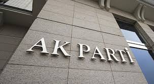 AK Parti’ye Geçeceği İddia Edilen Belediye Başkanı İhraç Edildi