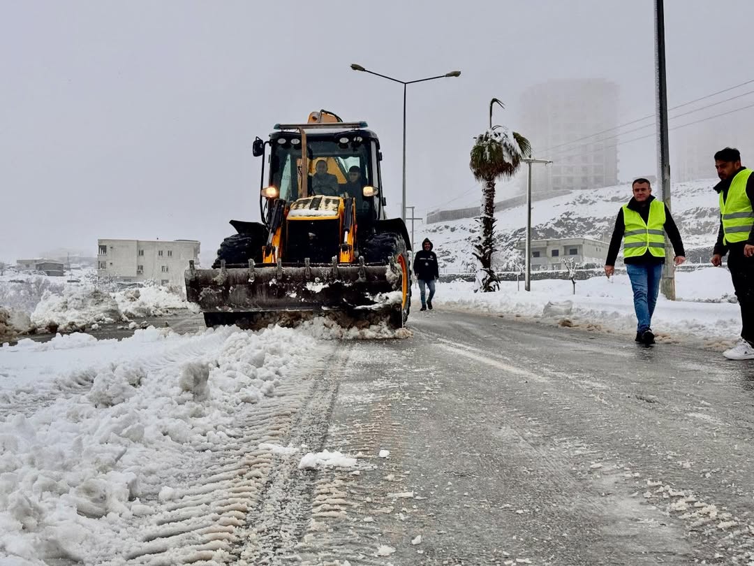 Belediye Ekiplerimiz, Kar Yağışına Karşı Ulaşımın Aksamaması Için Çalışmalarını Aralıksız Sürdür