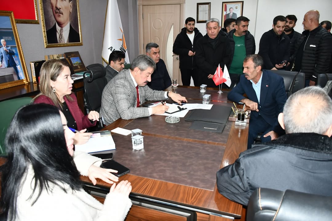 Bugün İl Başkanlığımızda Kıymetli Hemşehrilerimizle Bir Araya Geldik.halkımızın Teveccühüyle Gör (1)