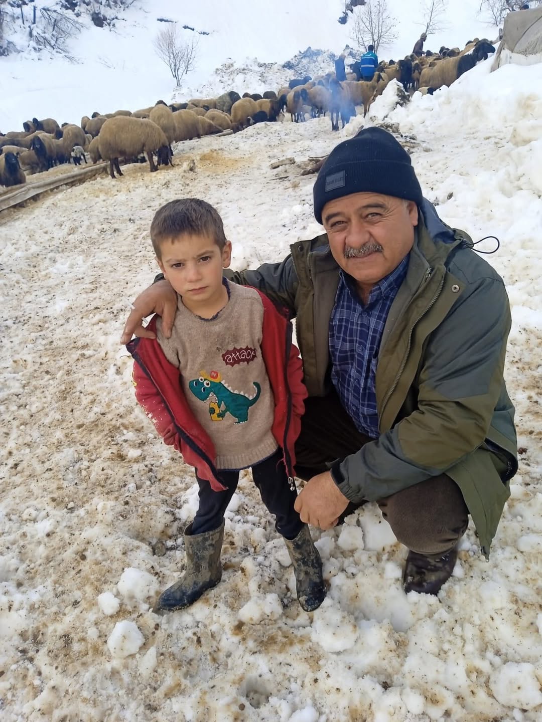 Dün Etkili Olan Yoğun Kar Yağışı Nedeniyle Üç Kiraz’da Yerleşik Bulunan Koçer Halkının Yardım Ta