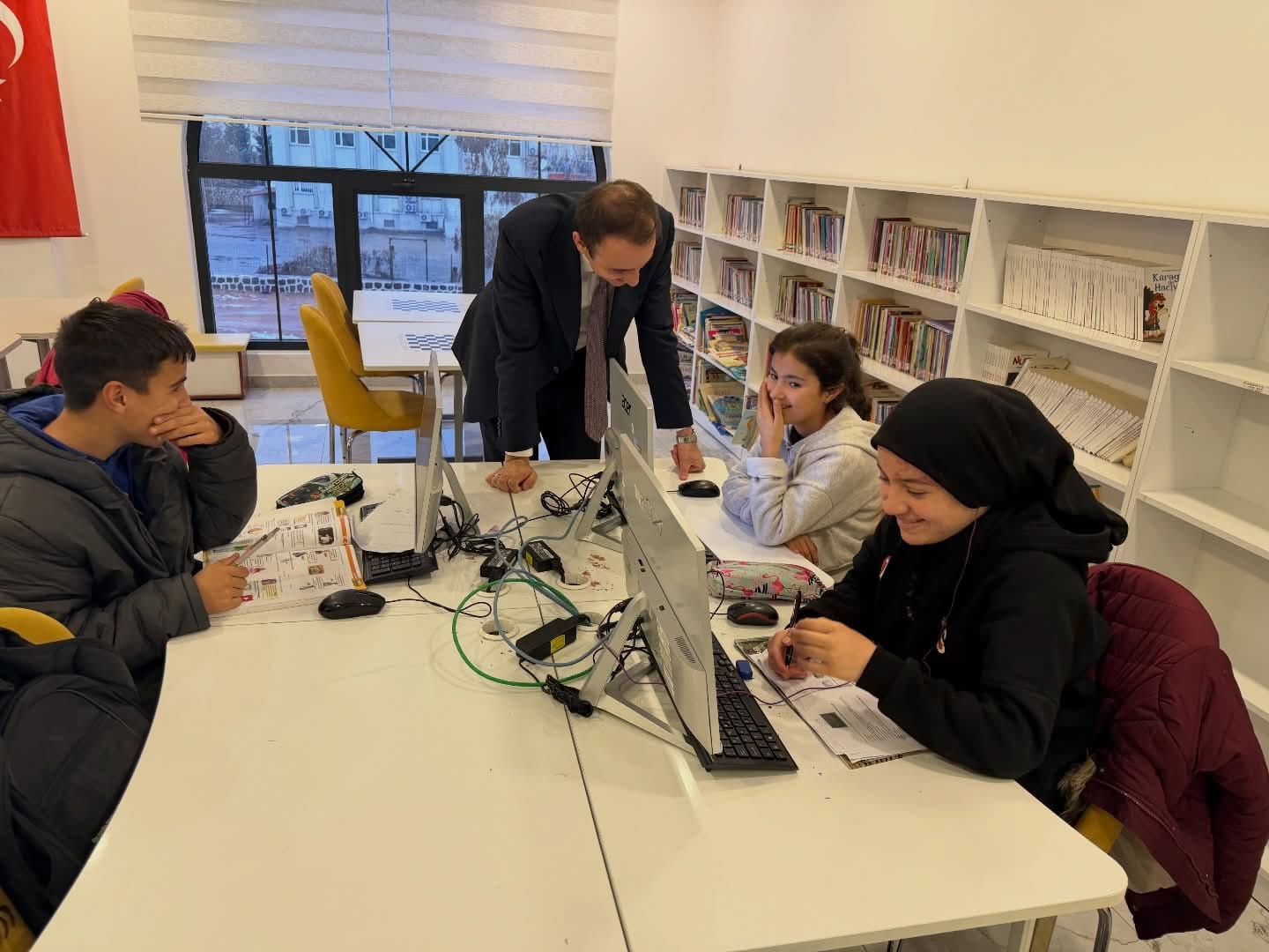 Guclukonakta Kutuphanede Egitim Bulusmasi (3)