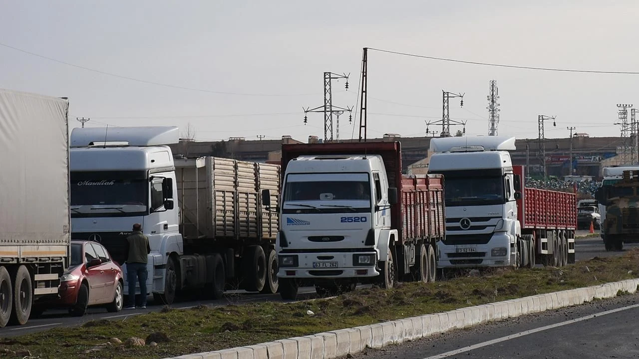 Mardin–Diyarbakır Yolu Tırlara Kapandı