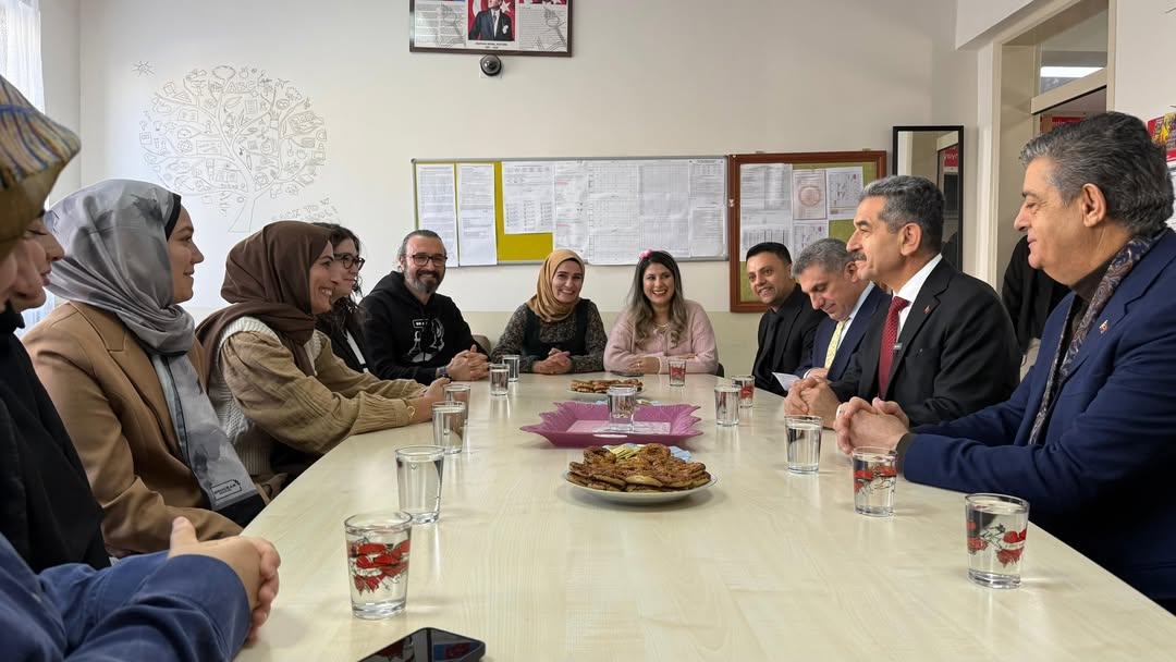 Valimiz Birol Ekici, Belediye Başkanı Mehmet Yarka Ve İl Milli Eğitim Müdürü İdris Nas Ile Birli (1)