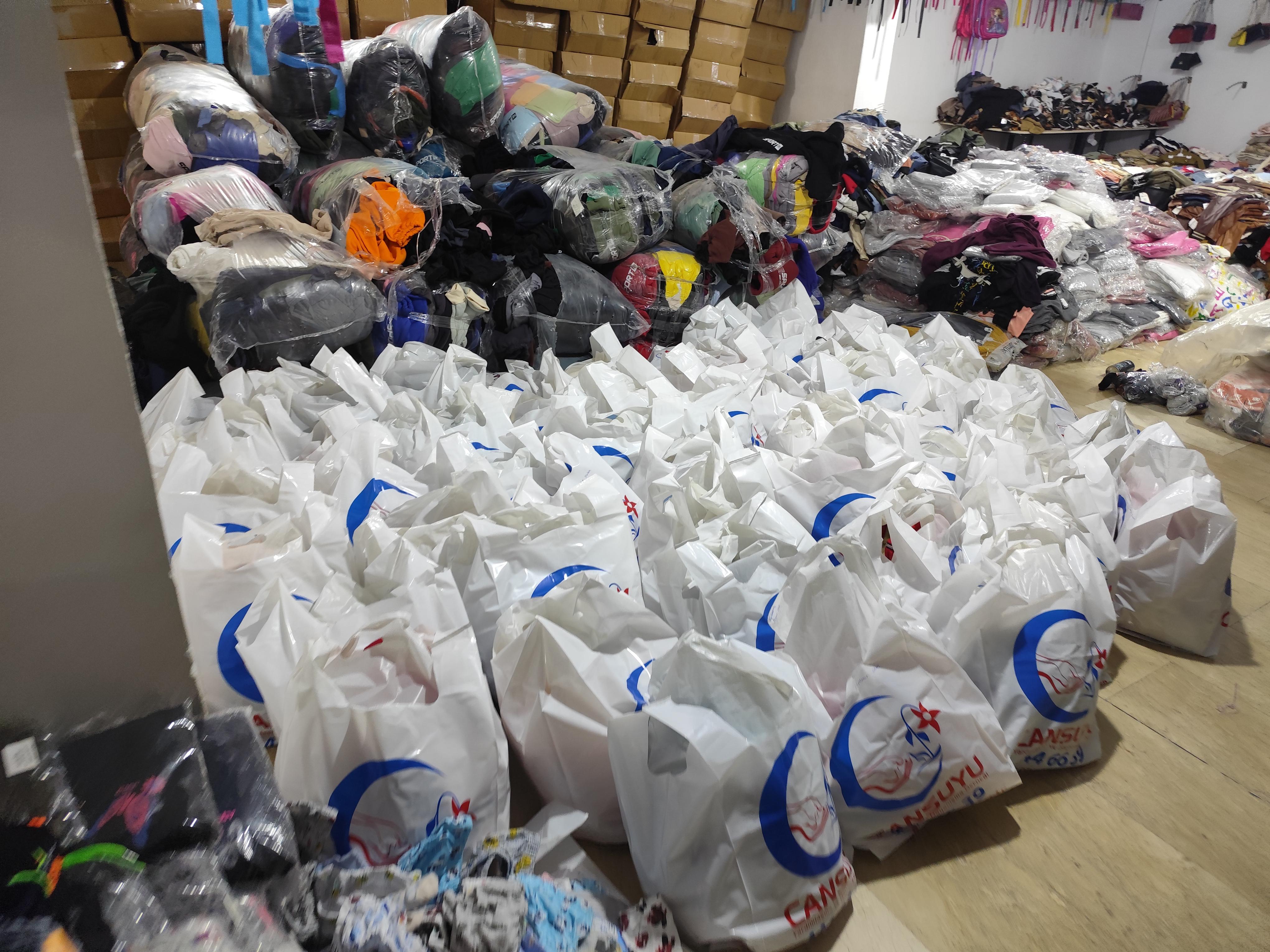 Silopi’de Gönülleri Isıtan Yardım 50 Çocuğa Kışlık Destek