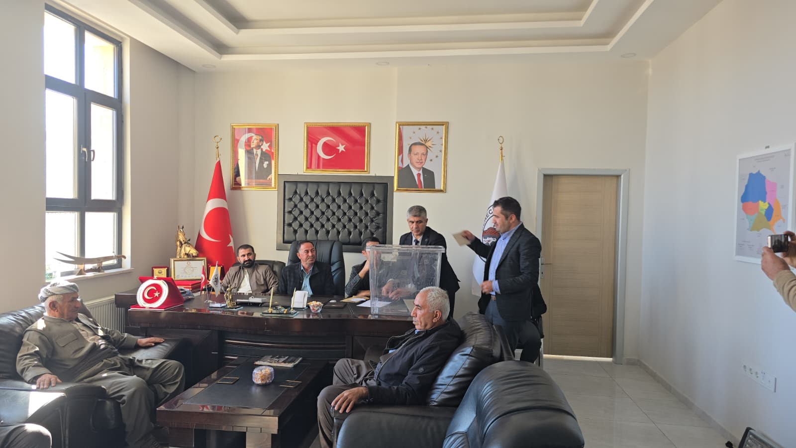 Hakkari’deki belediyeye yeni başkan seçildi