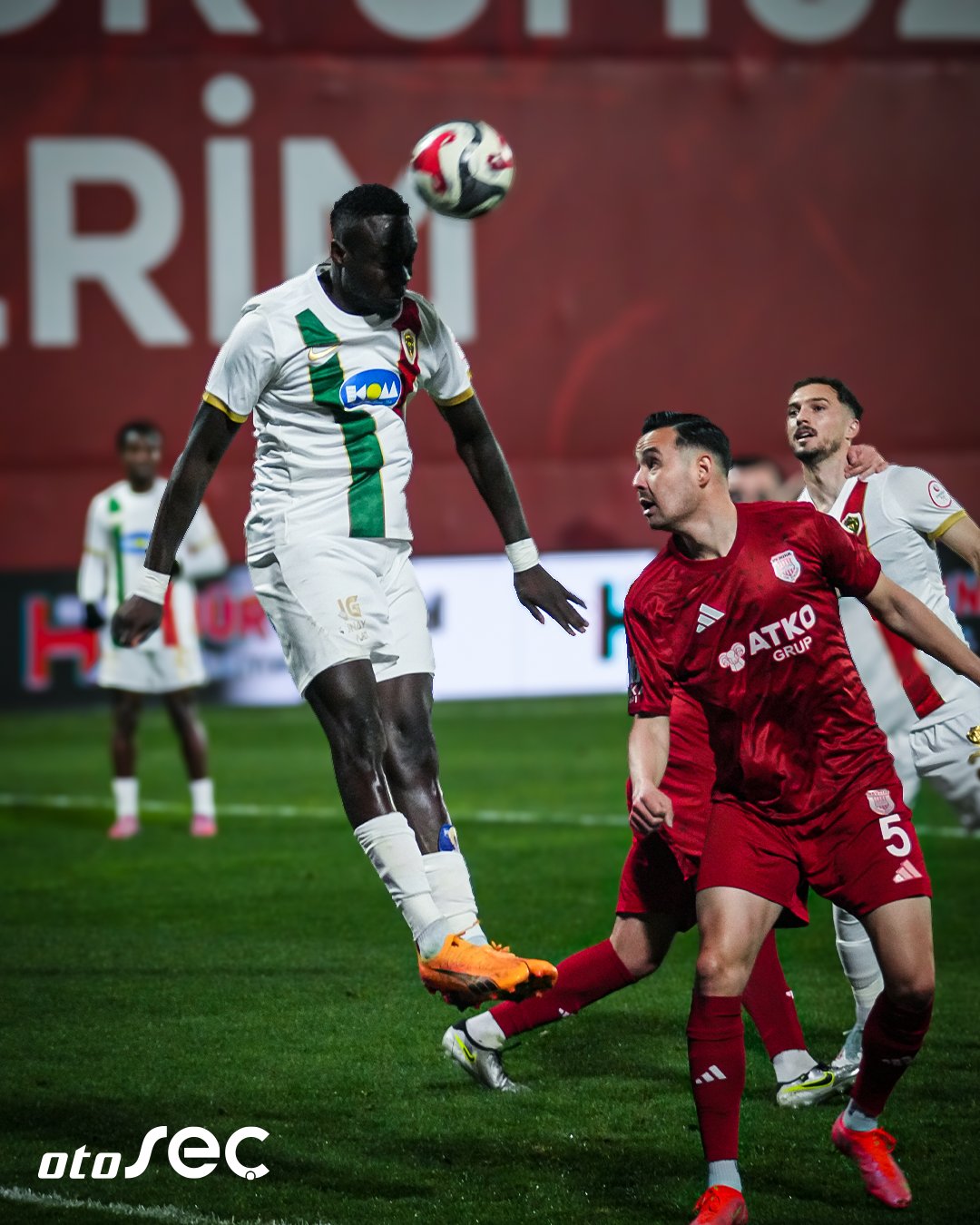 Amedspor Deplasmanda Kazandi Liderligini Percinledi (1)