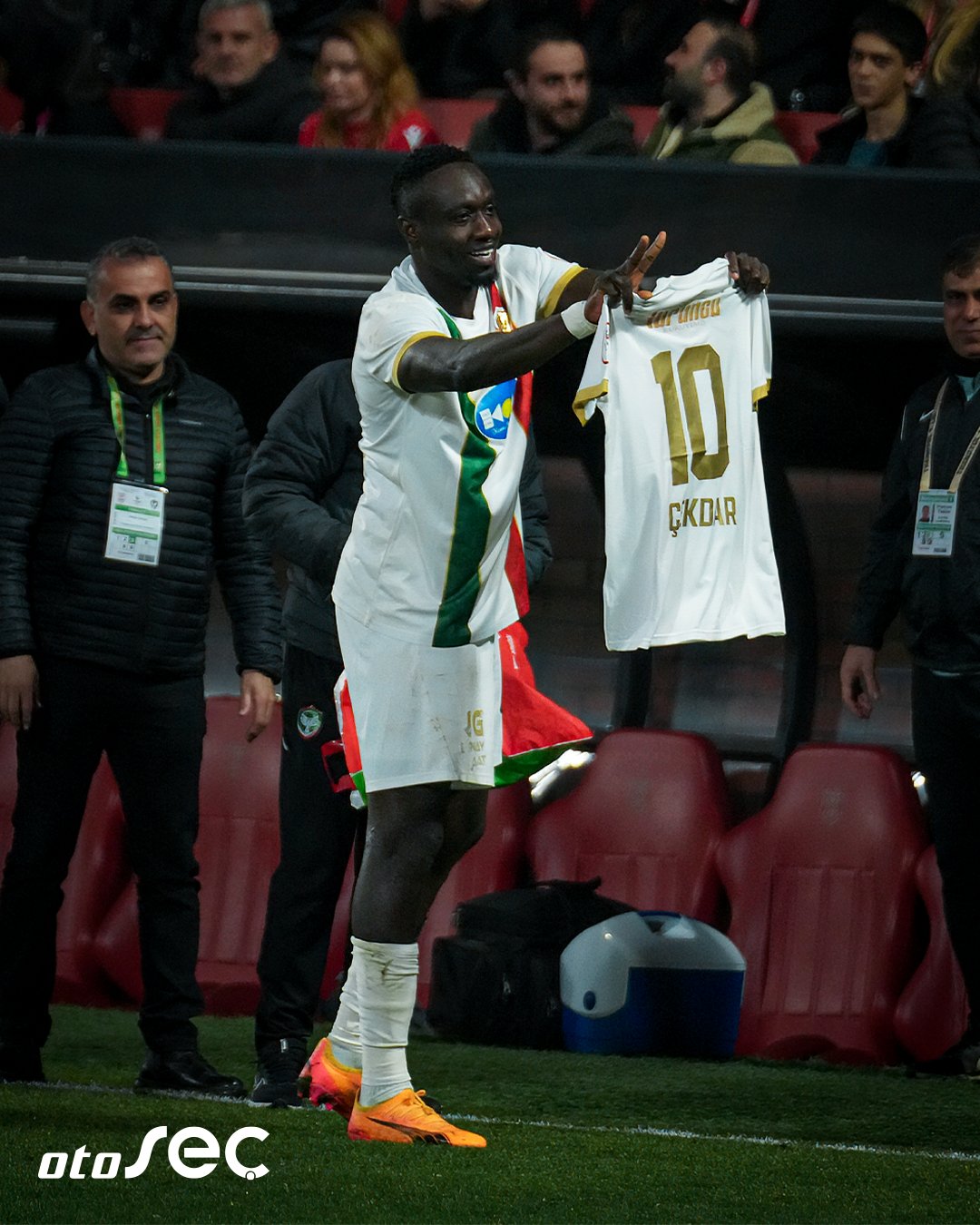 Amedspor Deplasmanda Kazandi Liderligini Percinledi (3)