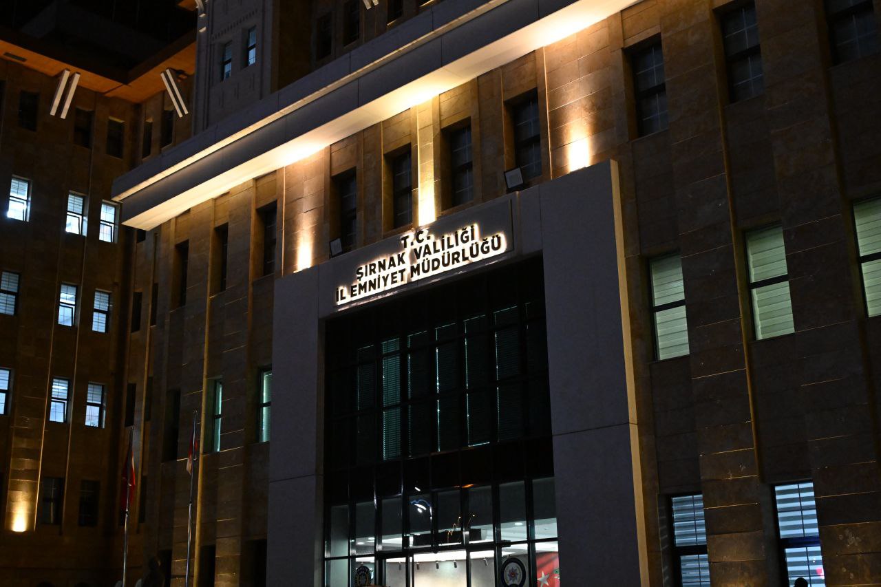 Hırsızlar Silopi’de Kepengi Kırdılar, Polisten Kaçamadılar!