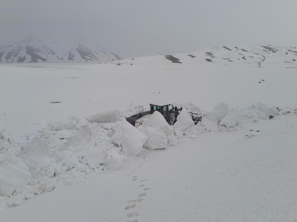 Karla Mucadelede 57 Yerlesim Yolunun 56Si Acildi (2)