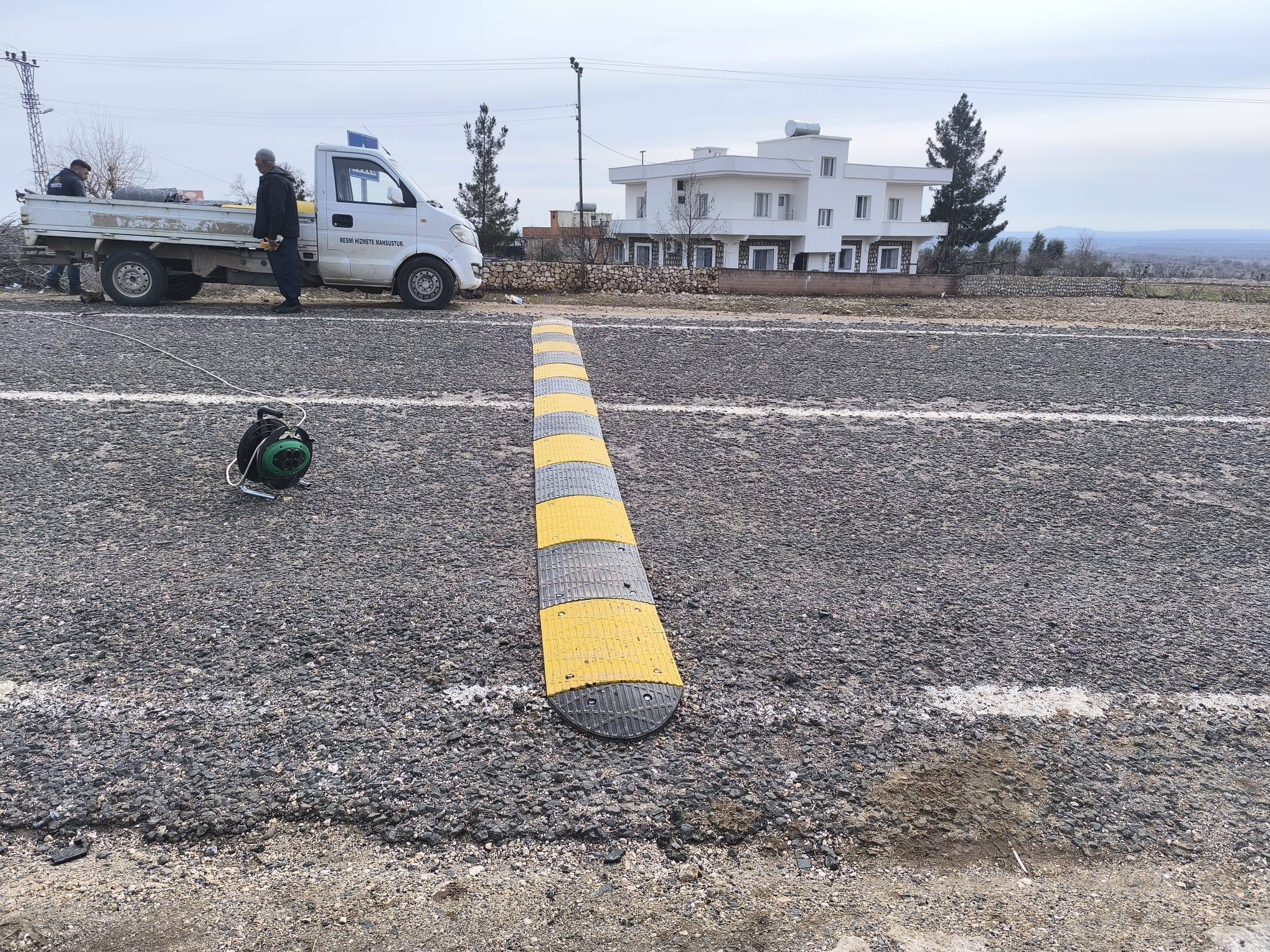 Kirsal Mahallelerde Trafik Guvenligi Artiriliyor Kasis (2)