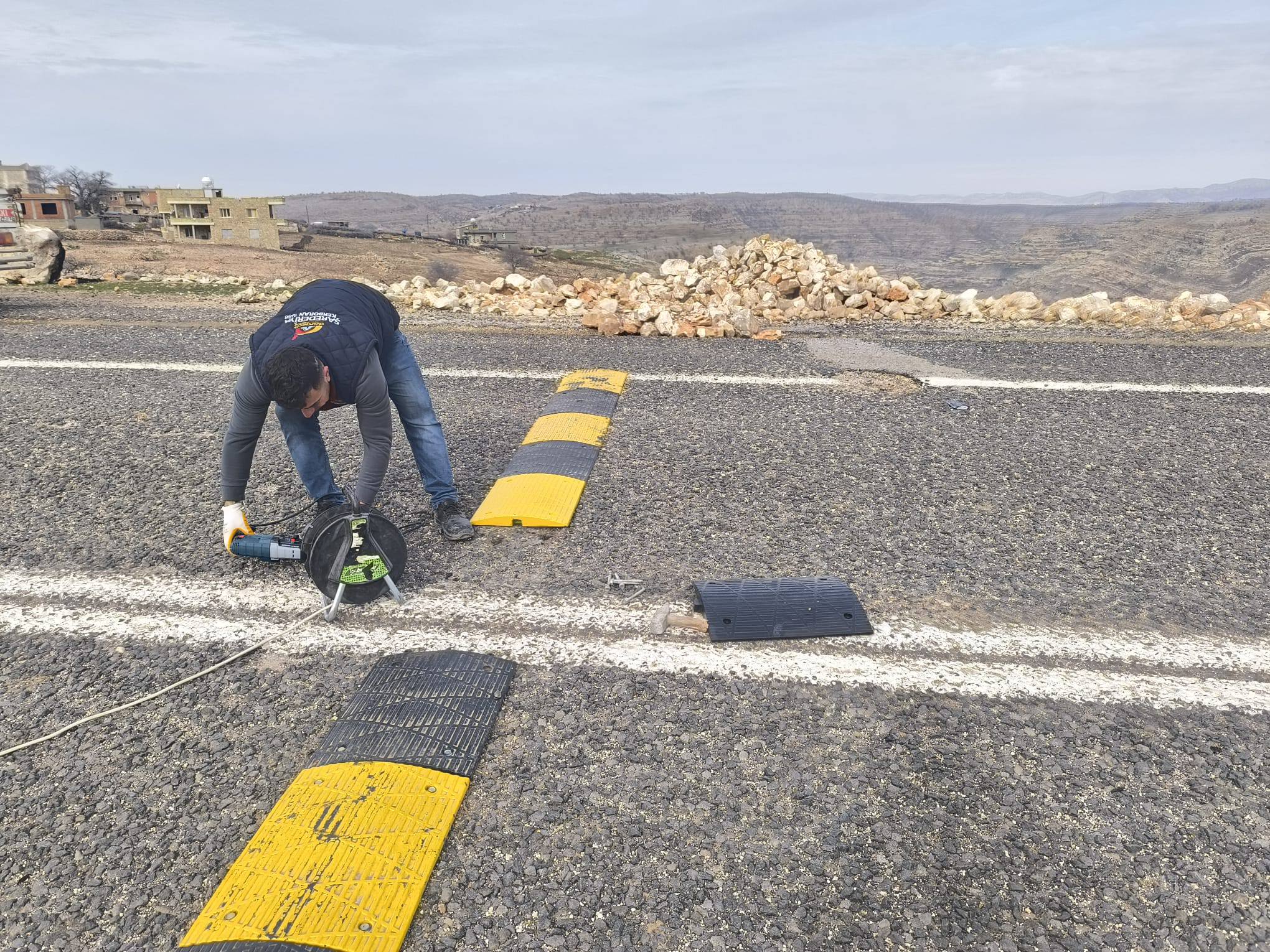 Kirsal Mahallelerde Trafik Guvenligi Artiriliyor Kasis (3)